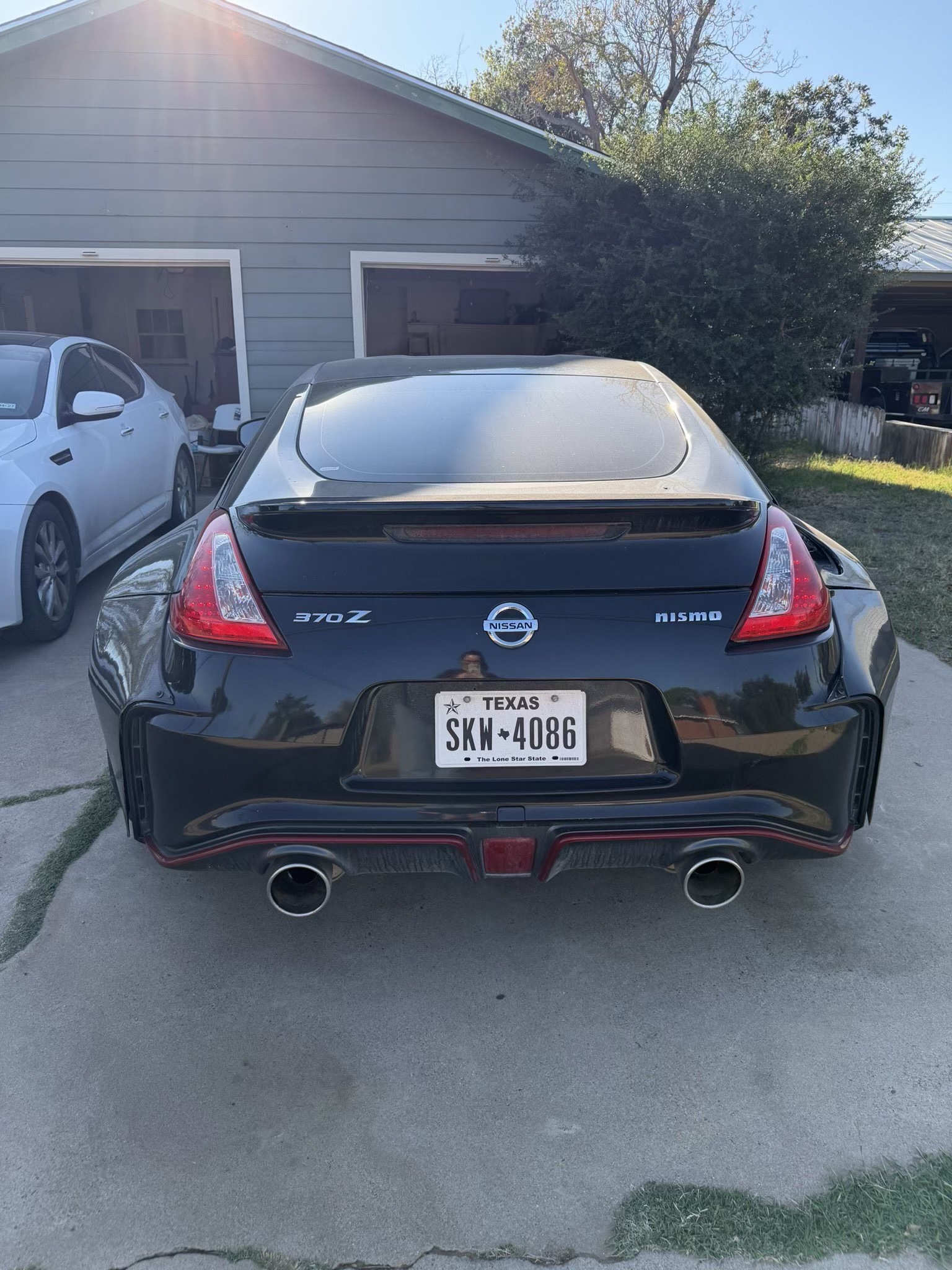 Used 2016 Nissan 370Z NISMO RWD image 5