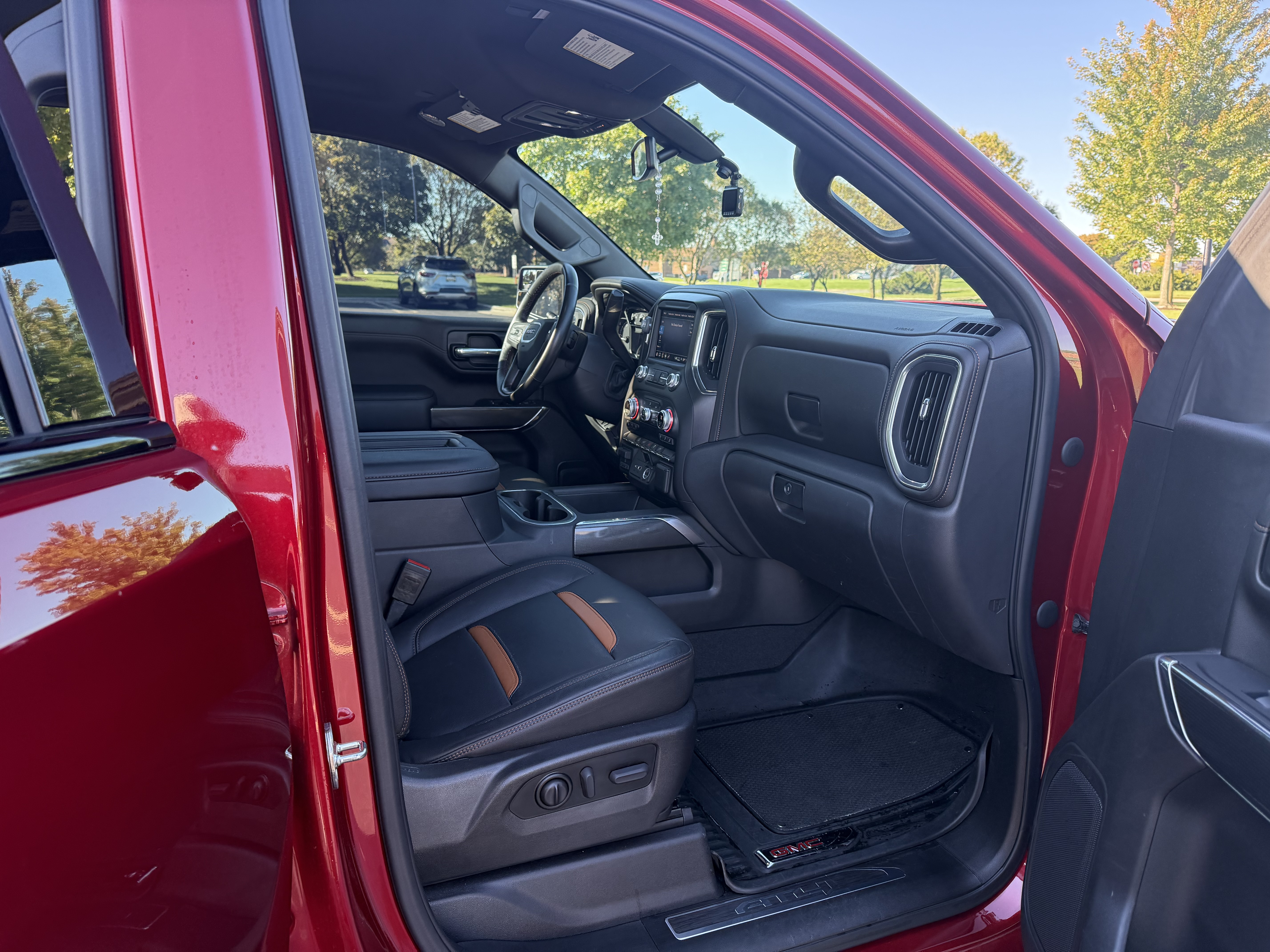 Used 2021 GMC Sierra 1500 AT4 AWD/4WD image 6