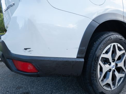 Used 2020 Subaru Forester Premium AWD/4WD image 4