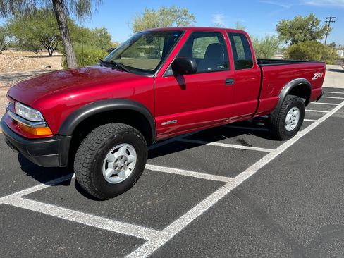 Used 1998 Chevrolet S10 Pickup LS w/ Preferred Equipment Group AWD/4WD image 9