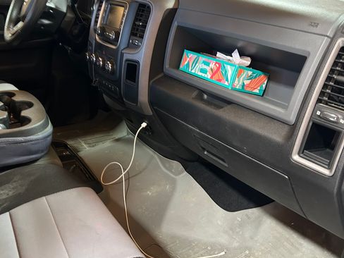 Used 2018 RAM 2500 Tradesman w/ Chrome Appearance Group image 12