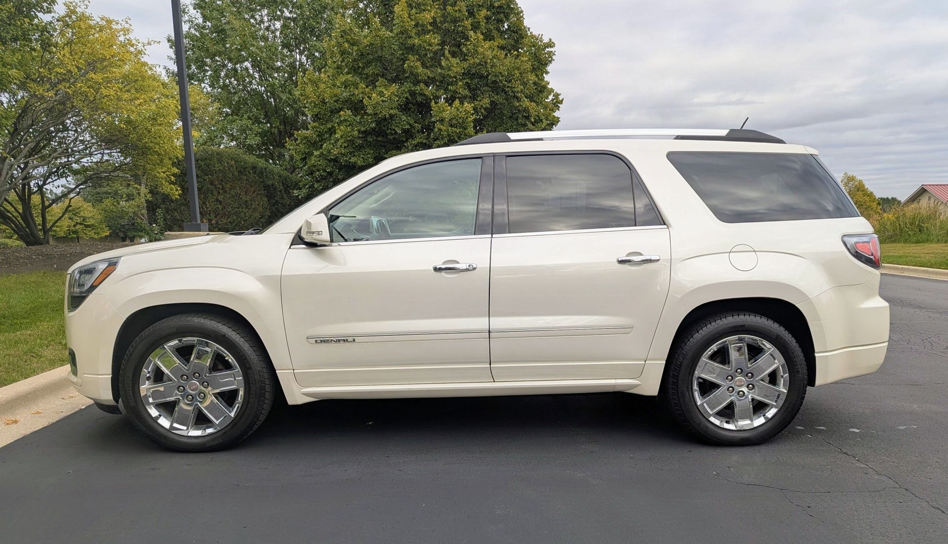 Used 2014 GMC Acadia Denali AWD/4WD image 6