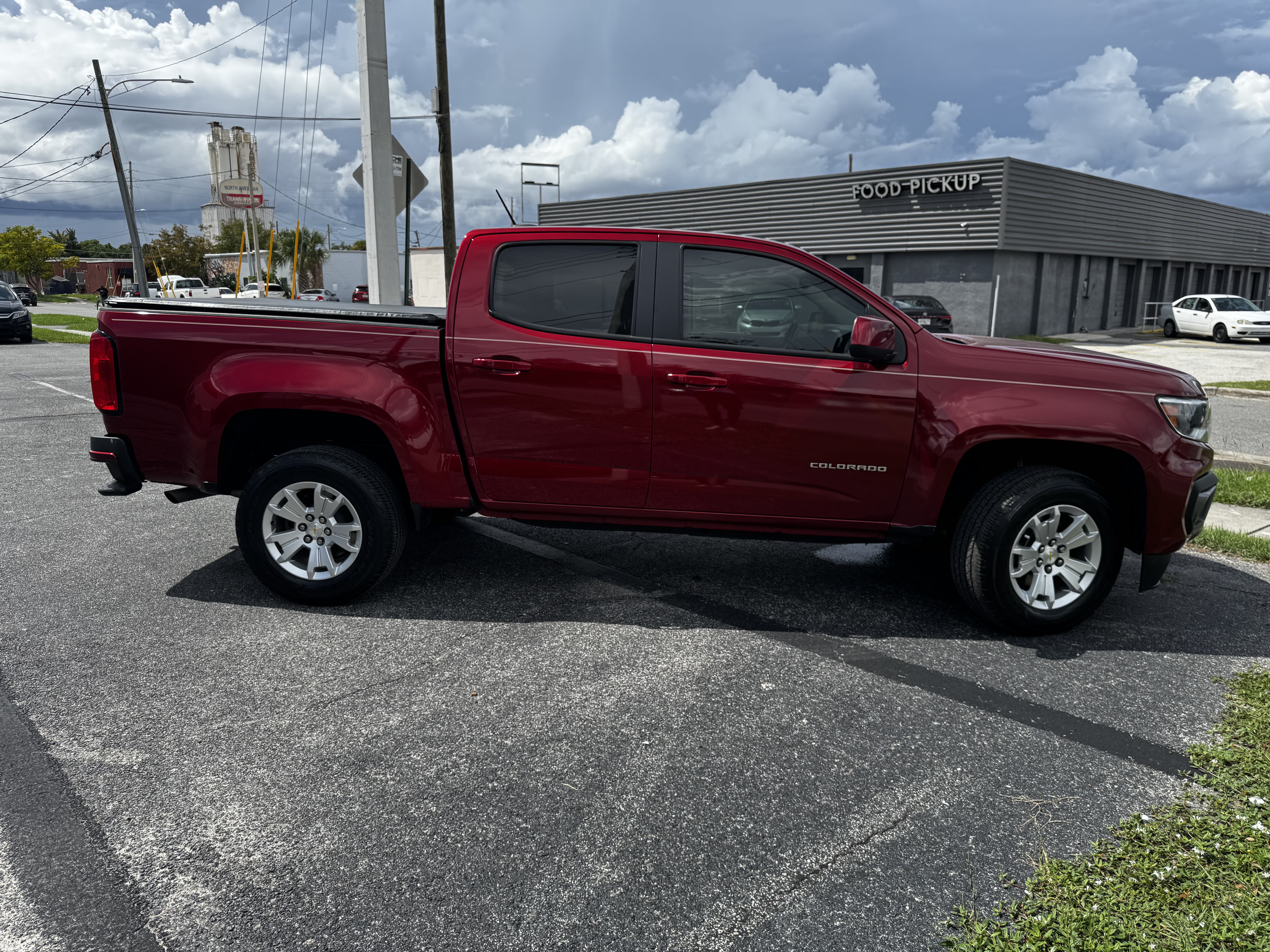 Used 2021 Chevrolet Colorado LT w/ Safety Package RWD image 2