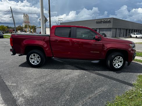 Used 2021 Chevrolet Colorado LT w/ Safety Package RWD image 2