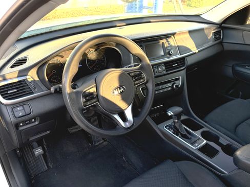 Used 2016 Kia Optima LX w/ LX Convenience Package image 8