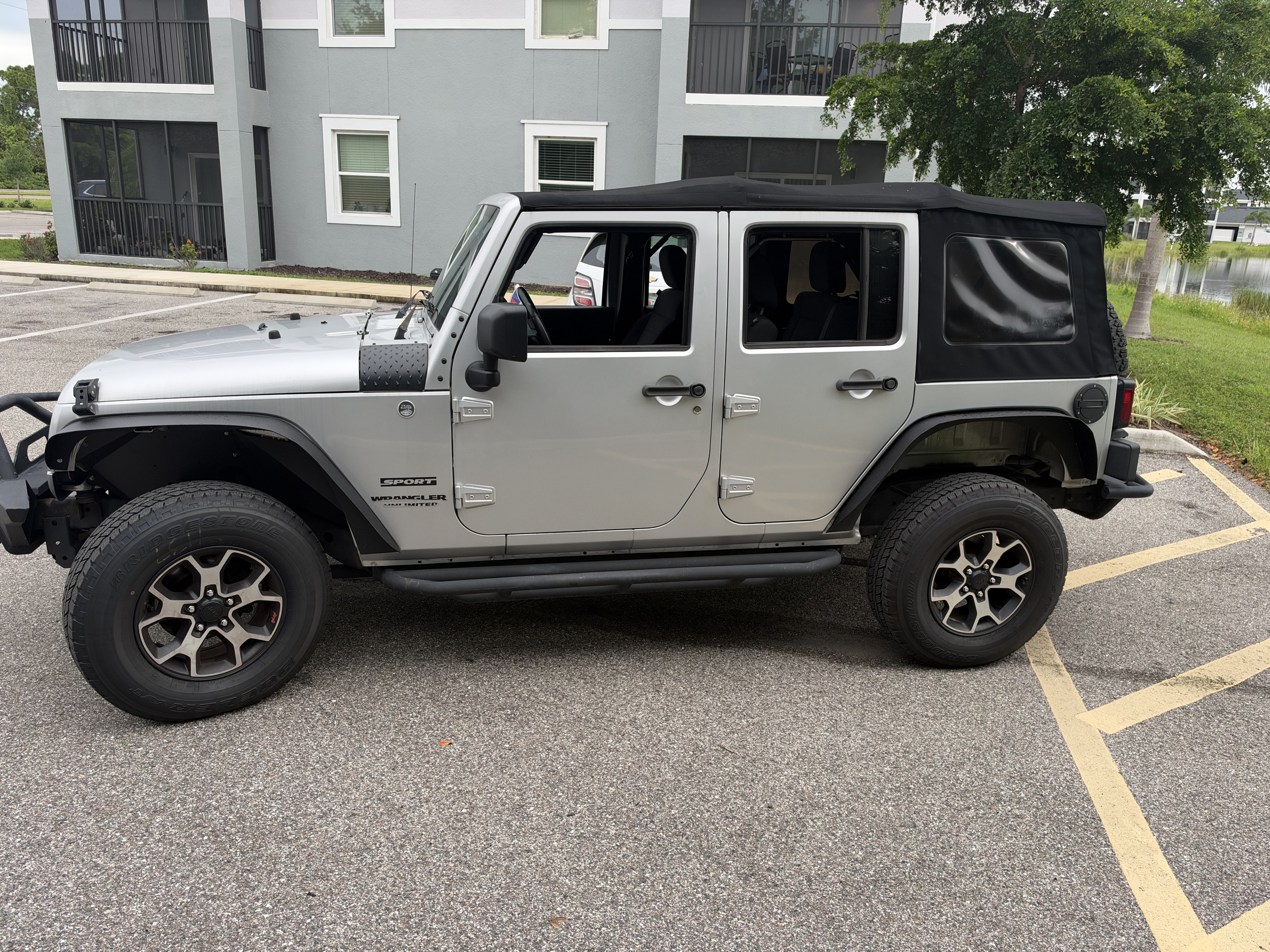 Used 2012 Jeep Wrangler Unlimited Sport AWD/4WD image 5