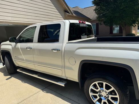 Used 2014 GMC Sierra 1500 Denali AWD/4WD image 2