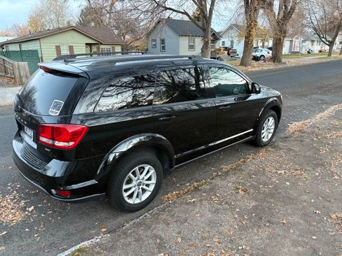 Used 2014 Dodge Journey SXT image 1