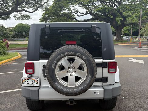 Used 2008 Jeep Wrangler Unlimited Sahara w/ Trailer Tow Group AWD/4WD image 4