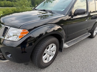 Used 2012 Nissan Pathfinder SV AWD/4WD image 2
