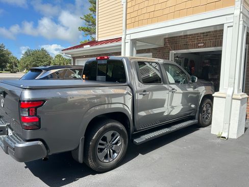 Used 2026 Nissan Frontier SV w/ Tow Package RWD image 2