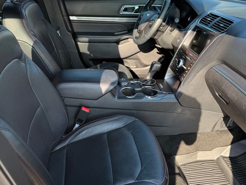 Used 2018 Ford Explorer Sport AWD/4WD image 8