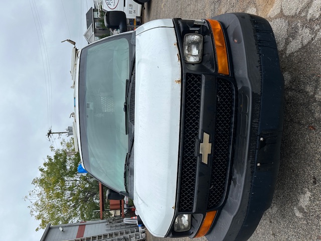 Used 2014 Chevrolet Express 2500 RWD image 2