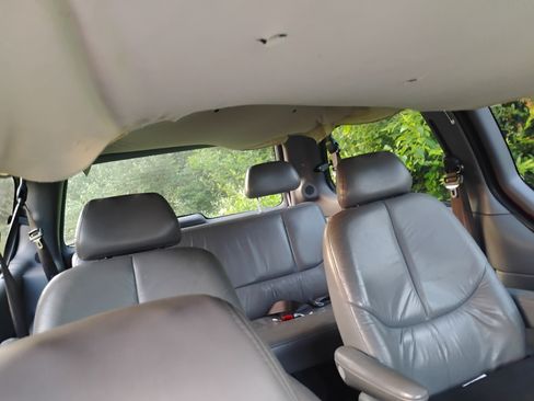 Used 1999 Dodge Grand Caravan ES image 3