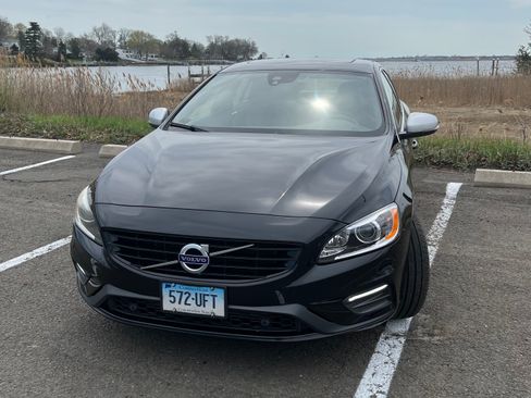 Used 2016 Volvo S60 T6 R-Design w/ Climate Package AWD/4WD image 10
