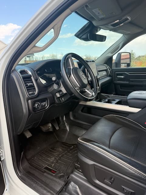 Used 2023 RAM 4500 Laramie AWD/4WD image 9