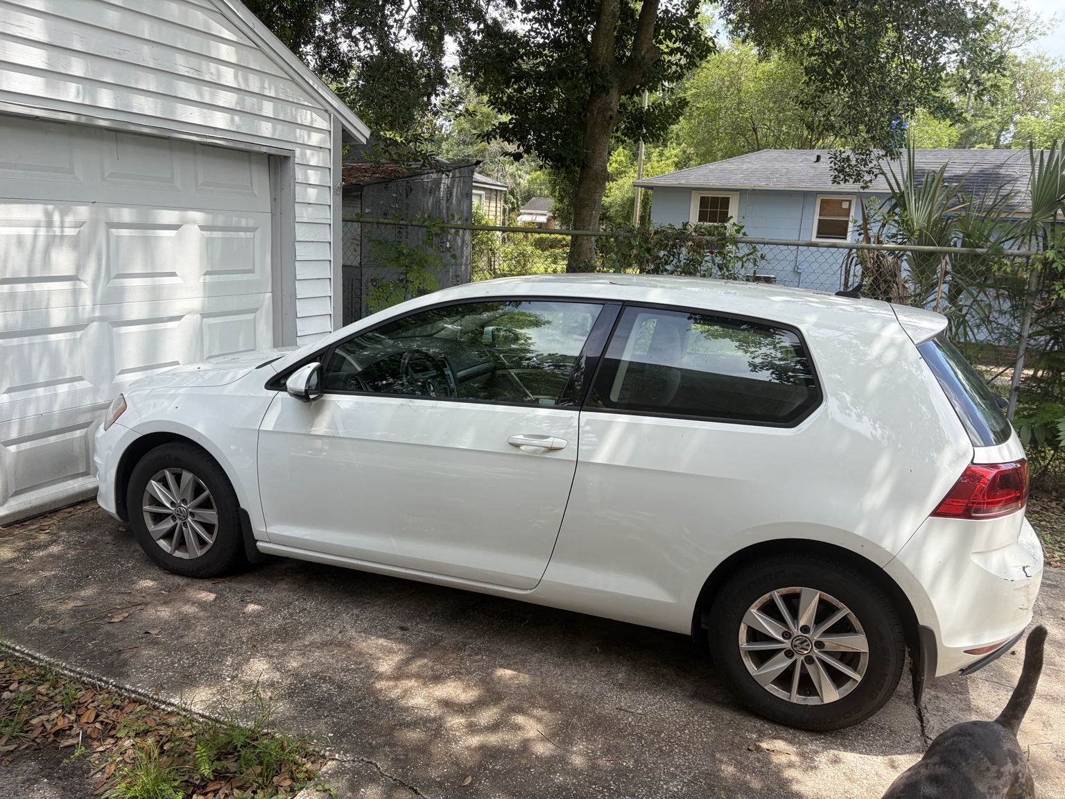 Used 2016 Volkswagen Golf S FWD image 1