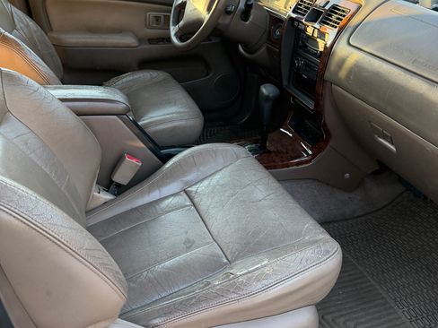 Used 2000 Toyota 4Runner Limited RWD image 8