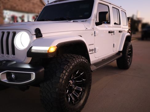 Used 2021 Jeep Wrangler Unlimited Sahara w/ LED Lighting Group image 4