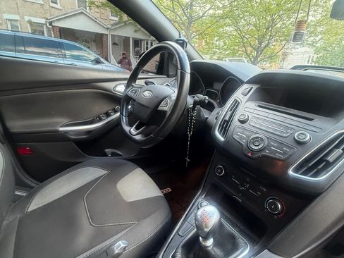Used 2017 Ford Focus ST FWD image 2