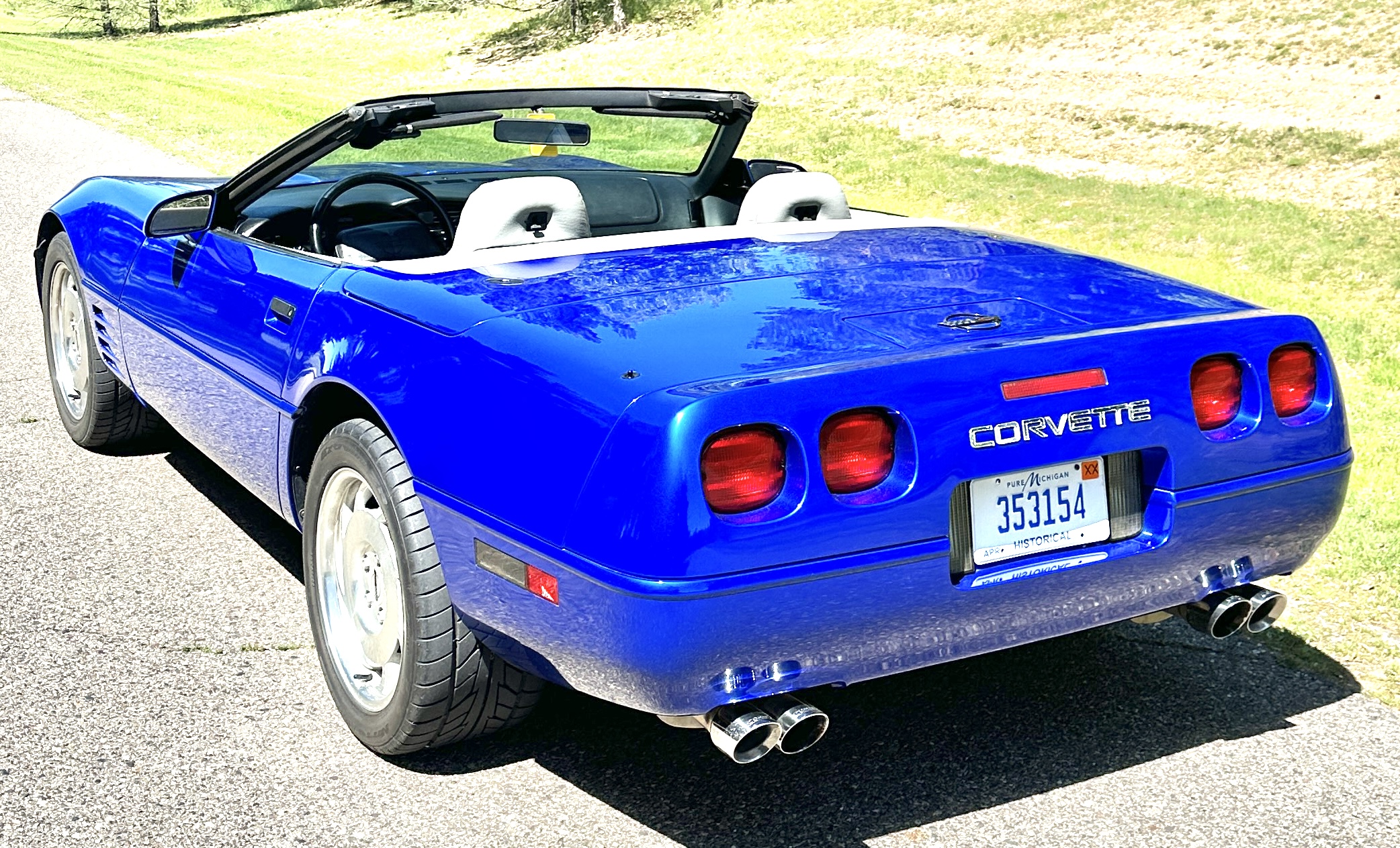 Used 1994 Chevrolet Corvette Convertible RWD image 2