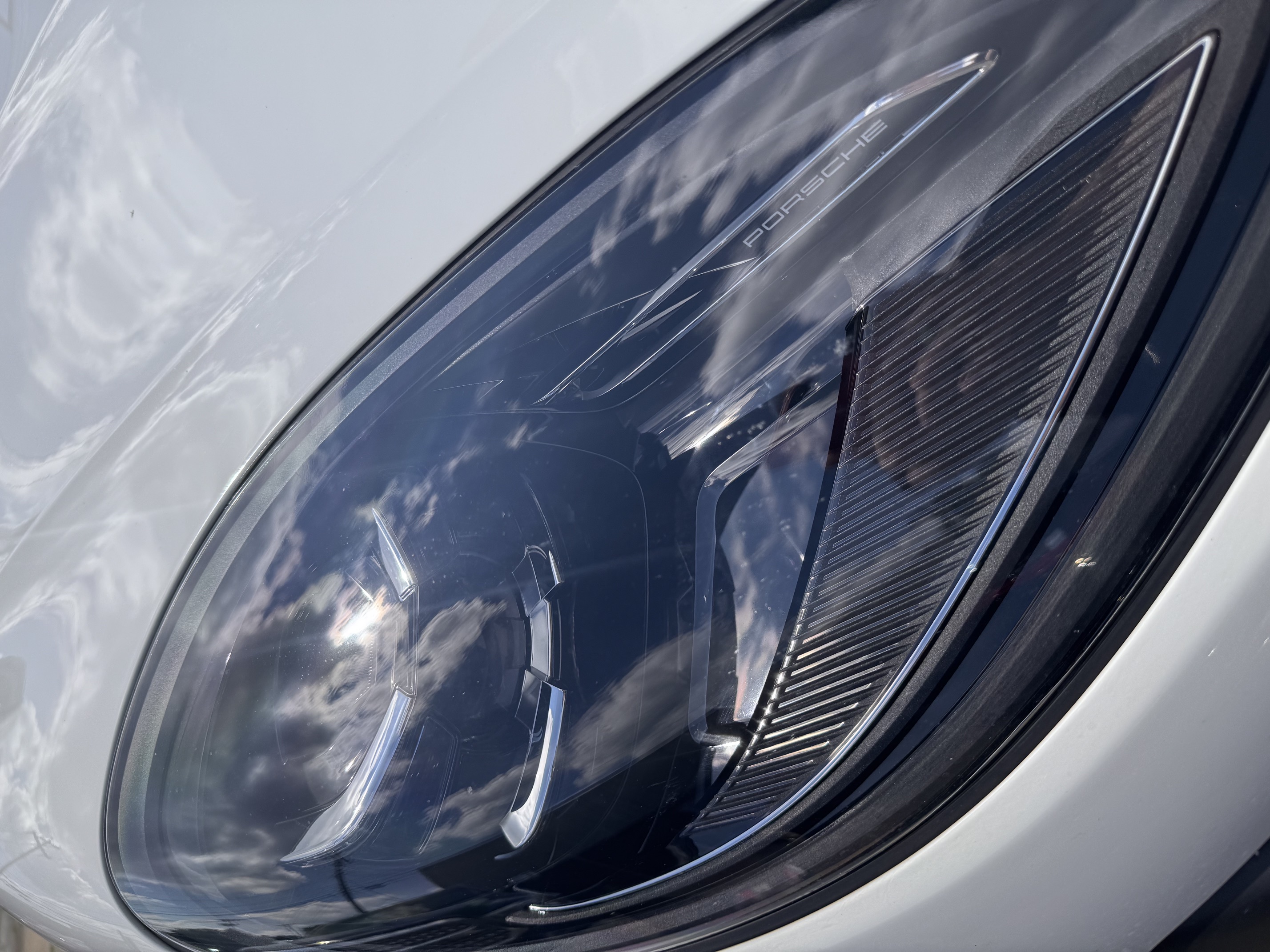 Used 2022 Porsche Macan AWD/4WD image 12