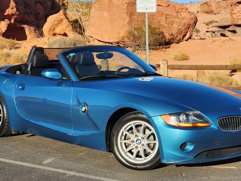 Used 2003 BMW Z4 2.5i image 4