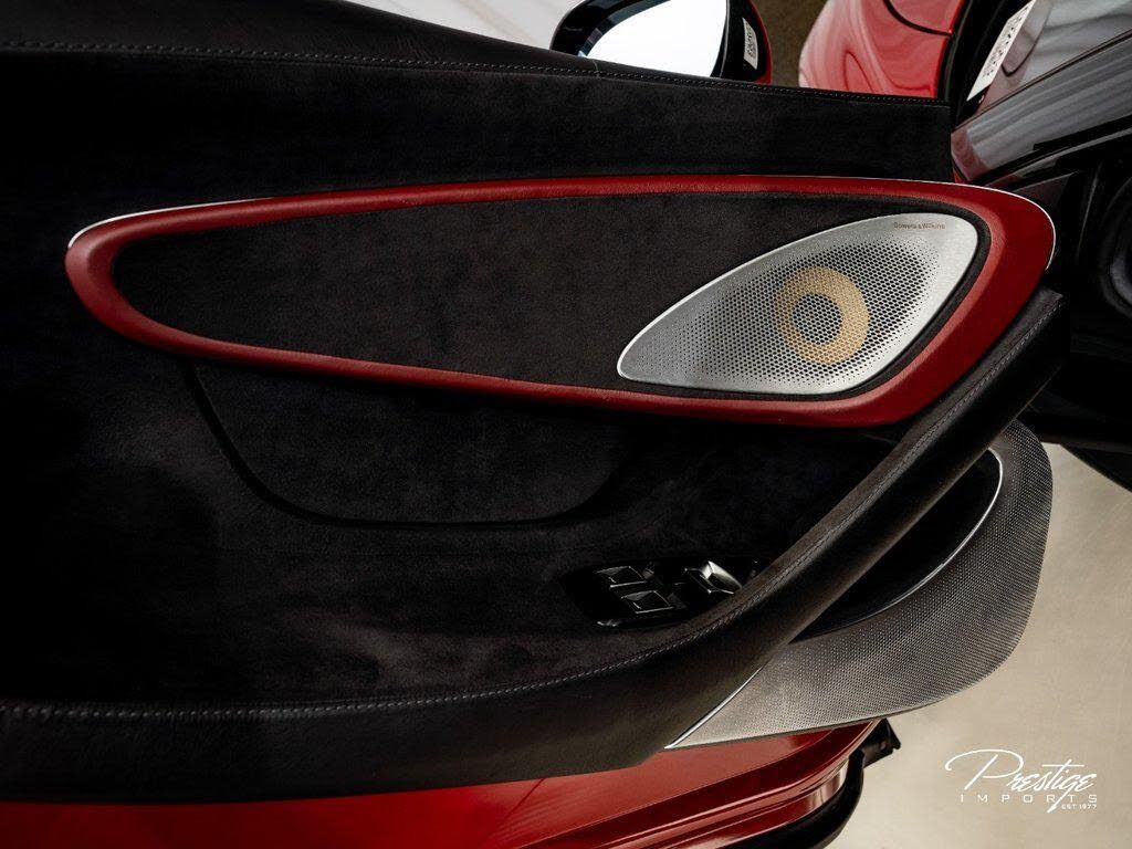 Used 2020 McLaren GT RWD image 32