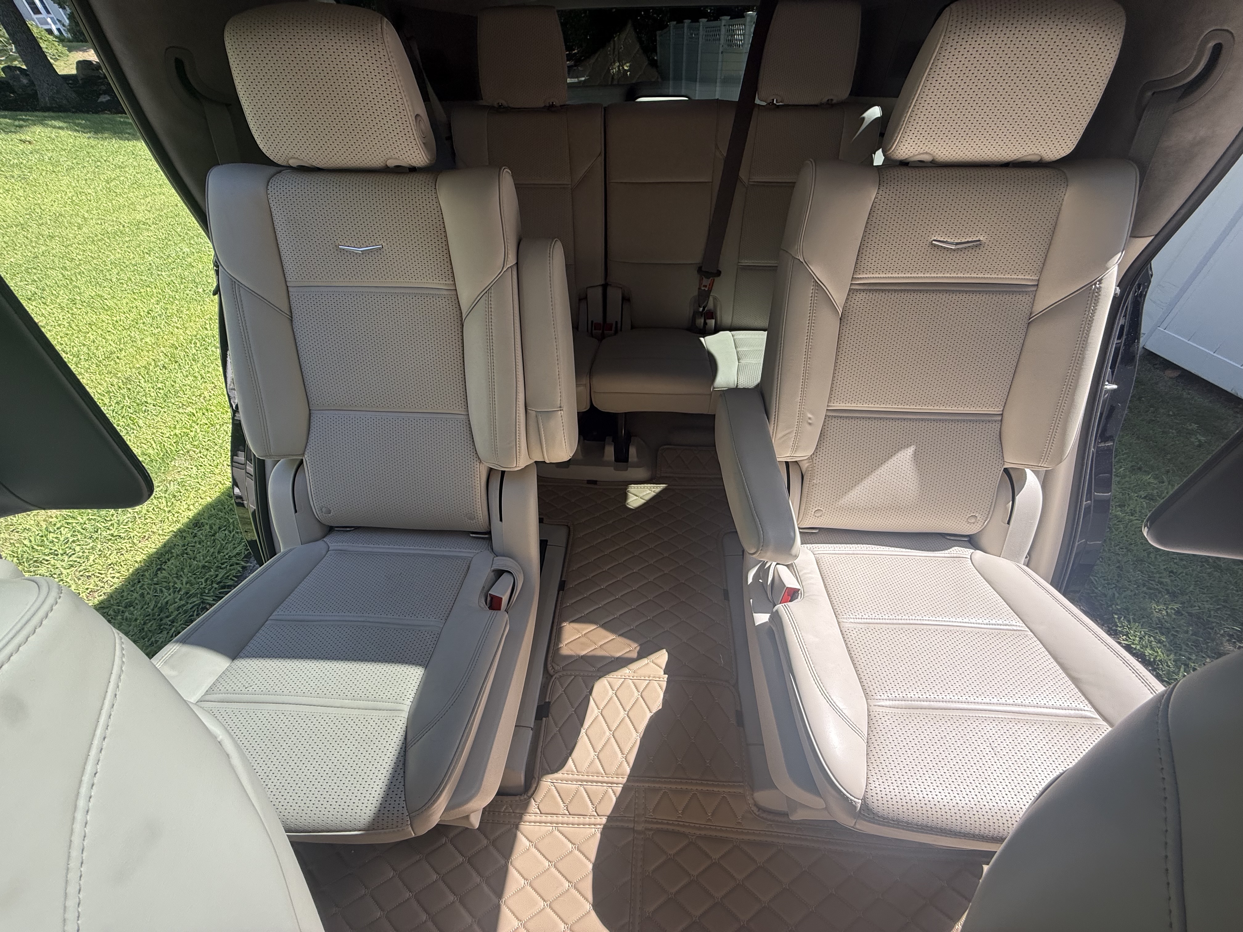 Used 2021 Cadillac Escalade Premium Luxury Platinum AWD/4WD image 27