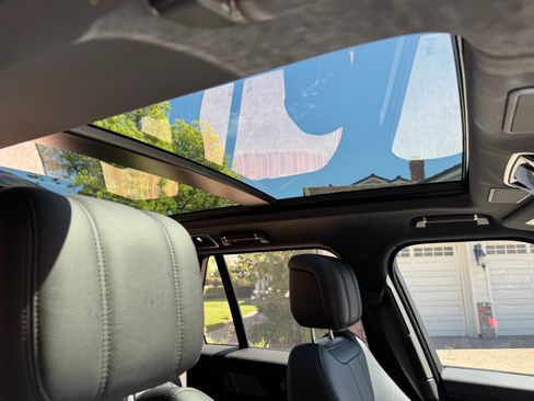 Used 2022 Land Rover Range Rover image 14