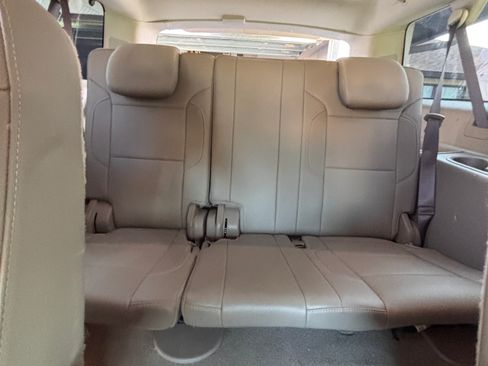 Used 2019 Chevrolet Suburban Premier AWD/4WD image 27
