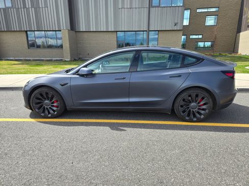 Used 2022 Tesla Model 3 Performance image 12