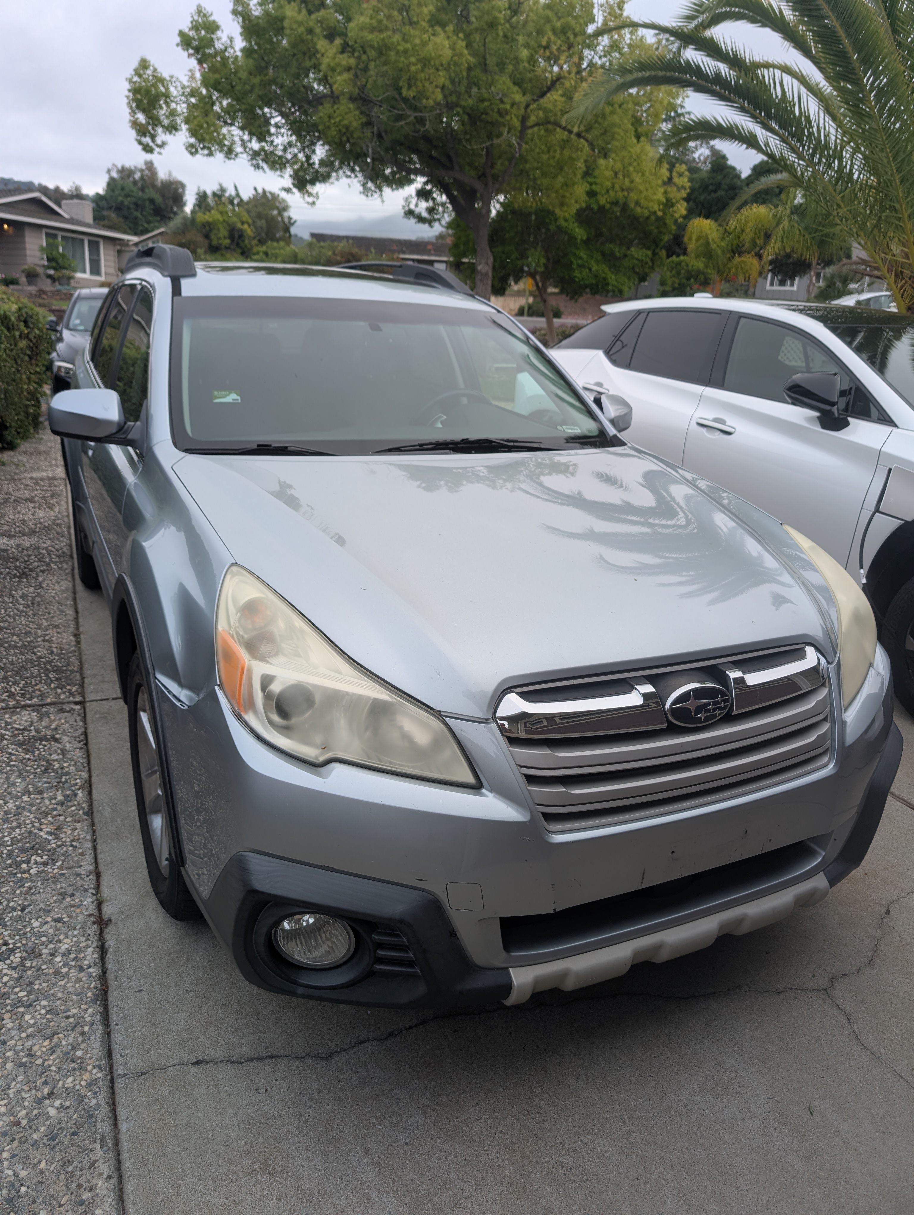 Used 2014 Subaru Outback 2.5i Limited w/ Moonroof Package AWD/4WD image 1