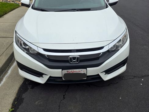 Used 2017 Honda Civic EX image 4