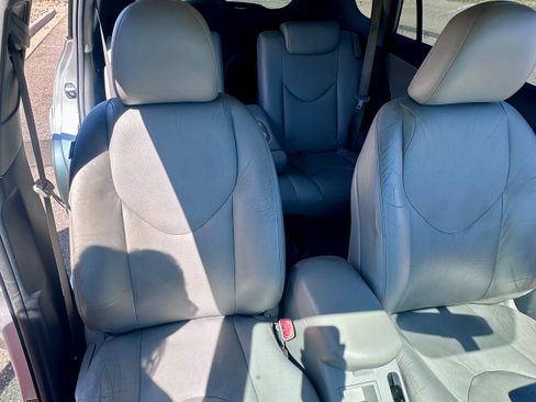 Used 2009 Toyota RAV4 Limited image 13