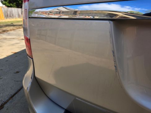 Used 2012 Chrysler Town & Country Touring-L w/ Driver Convenience Group image 17