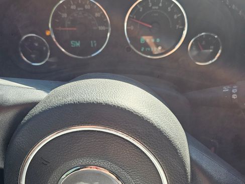 Used 2013 Jeep Wrangler Unlimited Rubicon w/ Connectivity Group image 9