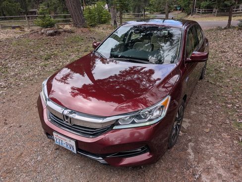 Used 2017 Honda Accord EX-L image 2