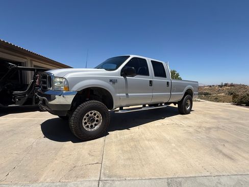 Used 2002 Ford F250 4x4 Crew Cab Super Duty image 1