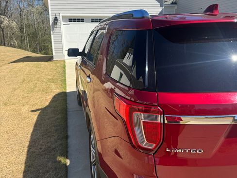 Used 2017 Ford Explorer Limited image 5