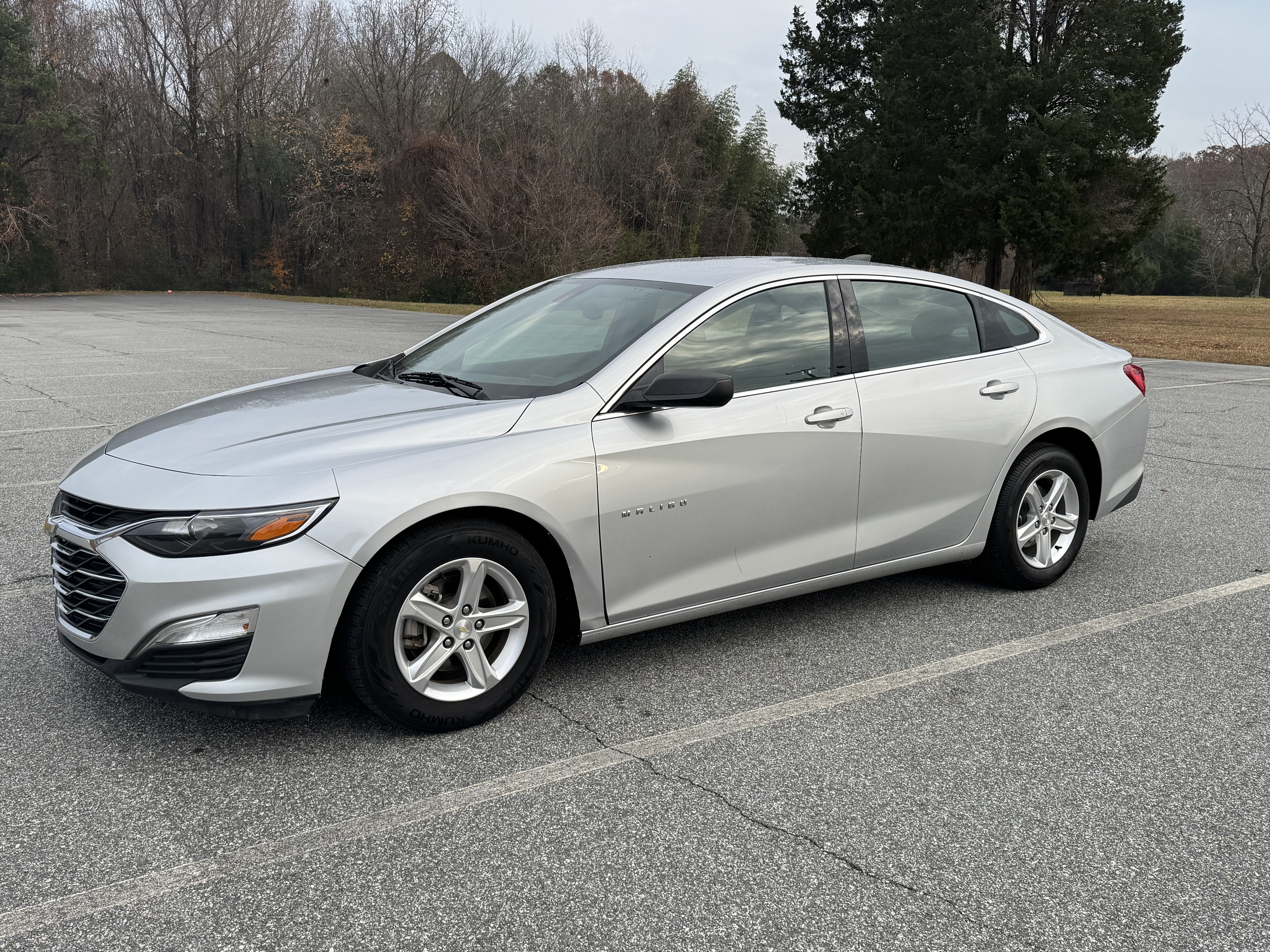 Used 2020 Chevrolet Malibu LS FWD image 2