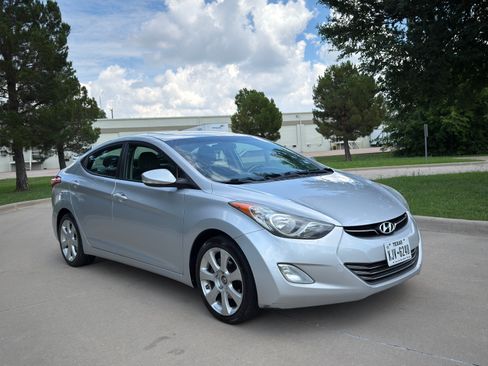 Used 2012 Hyundai Elantra Limited FWD image 1