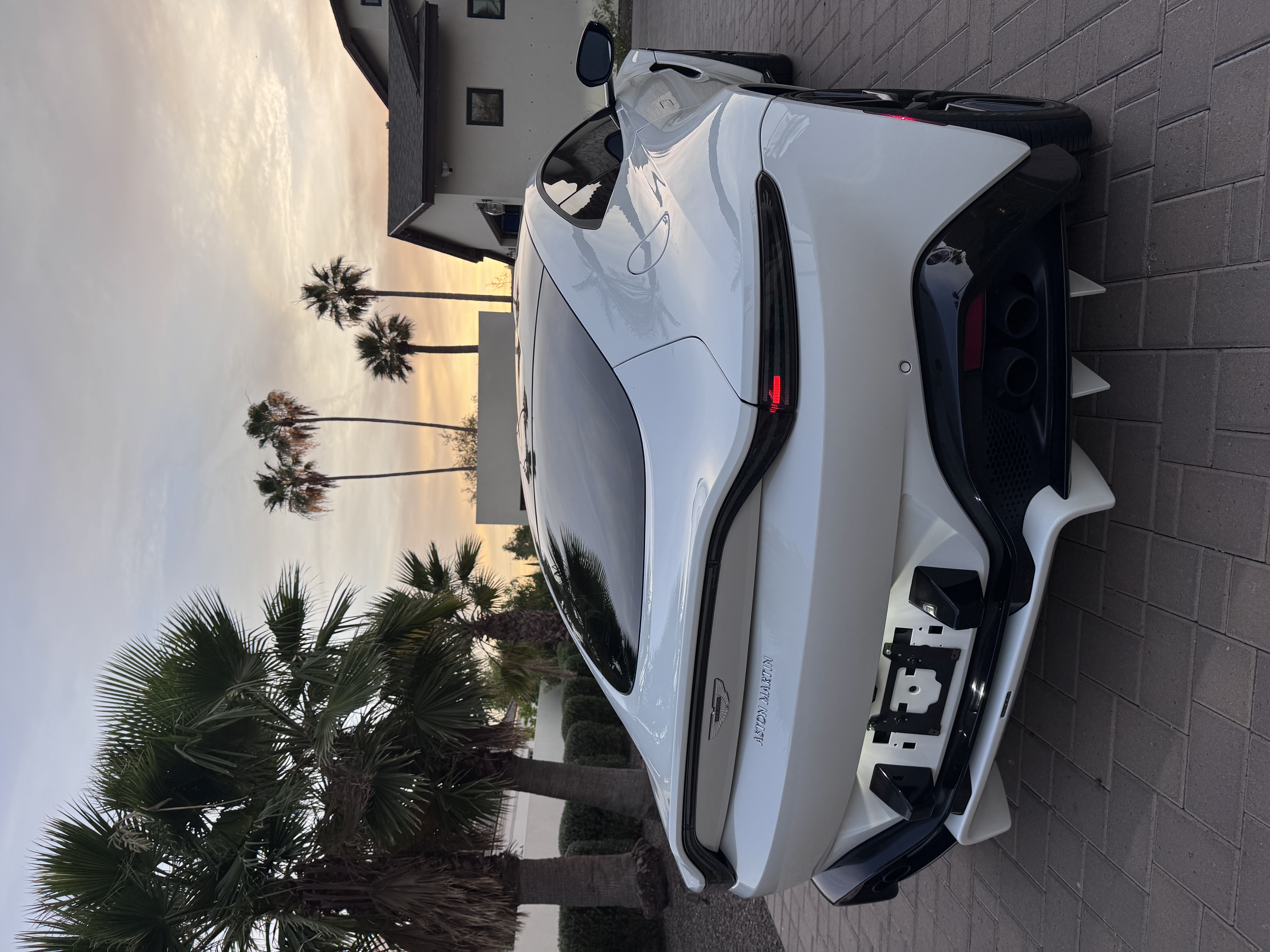Used 2020 Aston Martin V8 Vantage Coupe RWD image 10