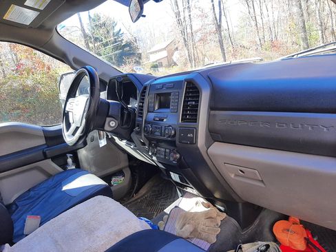 Used 2019 Ford F450 XL w/ XL Value Package image 6