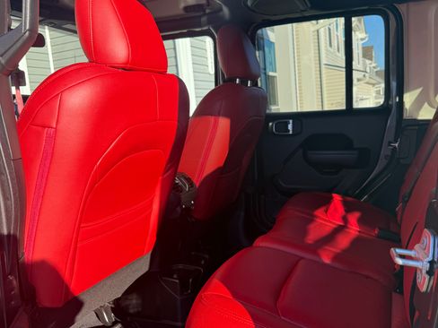 Used 2022 Jeep Wrangler Unlimited Sport image 9