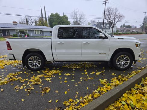 Used 2023 RAM 1500 Laramie image 9