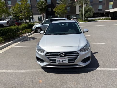 Used 2019 Hyundai Accent SE image 2