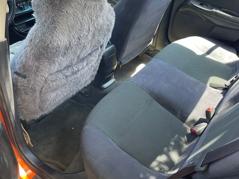 Used 2006 Nissan Sentra SE-R w/ (J01) Sunroof Pkg image 12