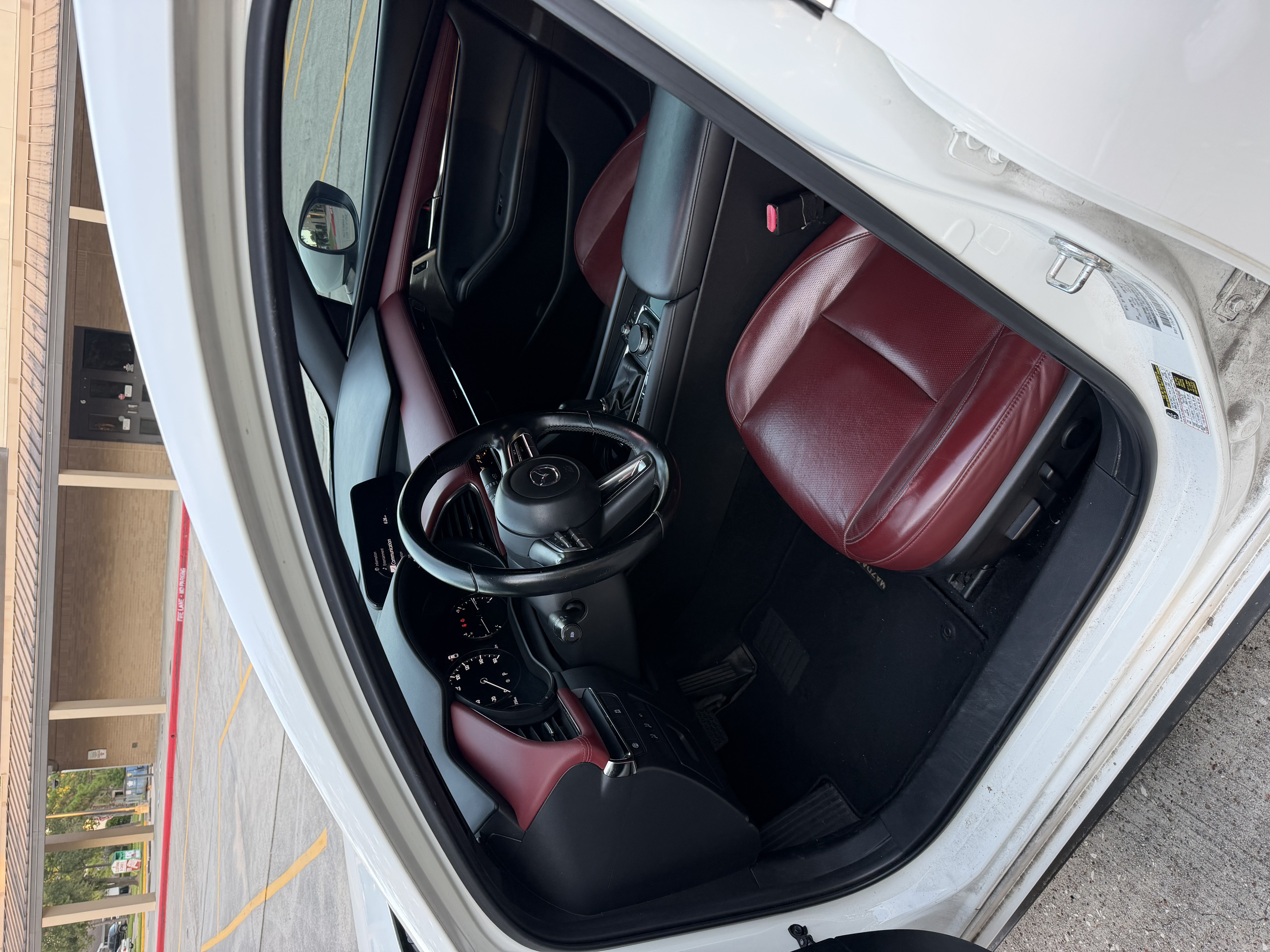 Used 2019 MAZDA MAZDA3 Hatchback w/ Premium Package FWD image 10
