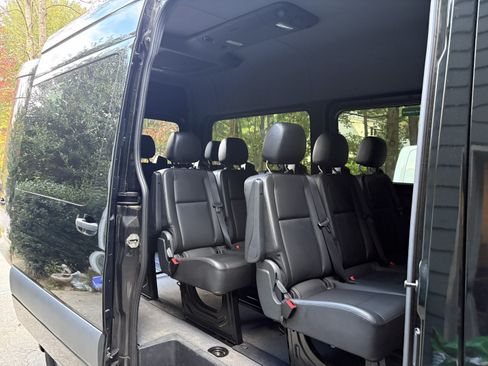 Used 2022 Mercedes-Benz Sprinter 2500 image 6